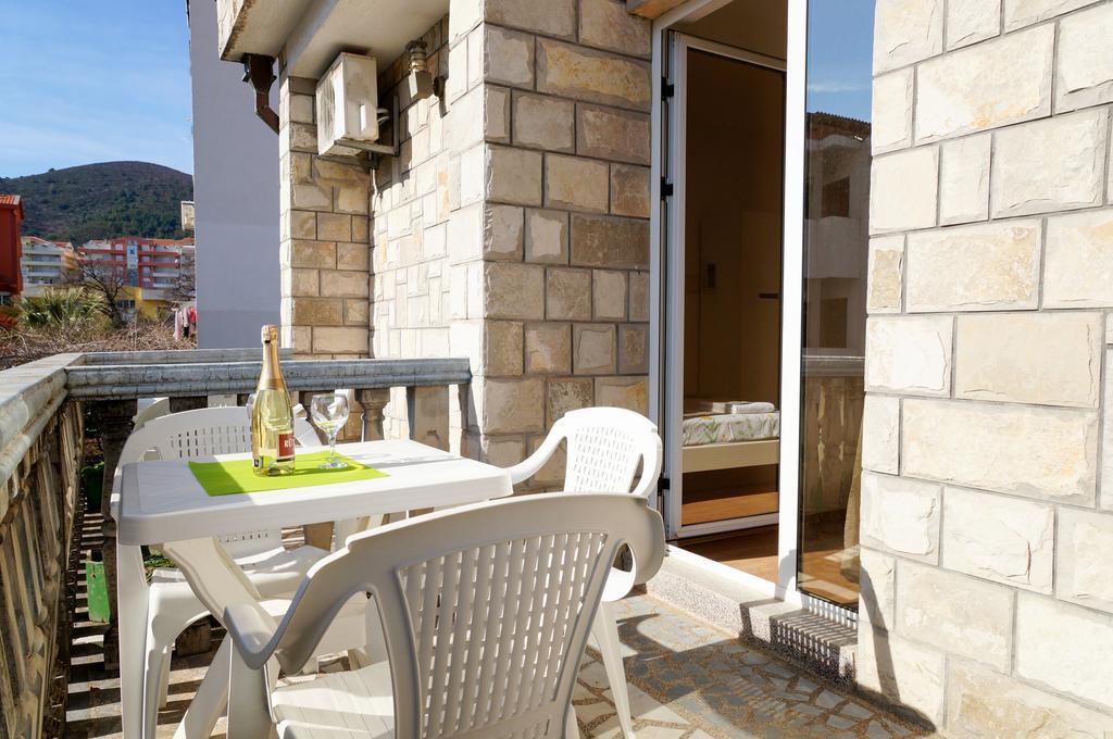 Guest House Heart Of Budva Exteriör bild